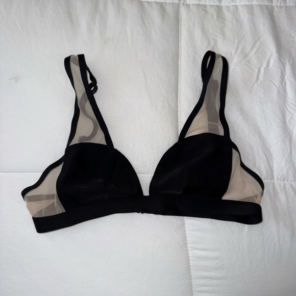 Victoria’s Secret lingerie bra - Picture 1 of 2